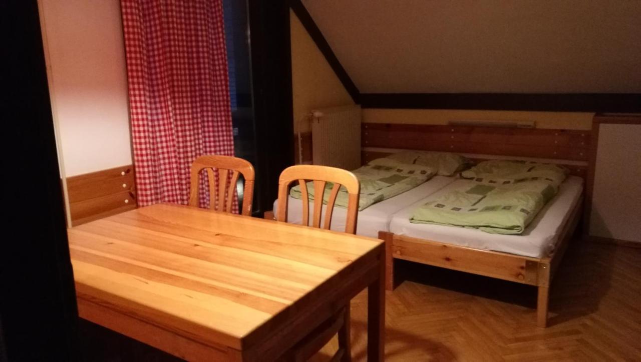 Accommodation And Restaurant Tia Cerklje na Gorenjskem Bilik gambar